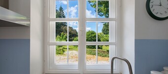 Country House 'Gutshof an der Alten Linde' with Garden and Wi-Fi