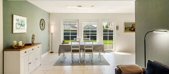 Holiday Home 'Ferienhaus Wiesmoor' with Private Terrace, Private Garden and Wi-Fi