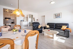 TV, DVD player, stereo