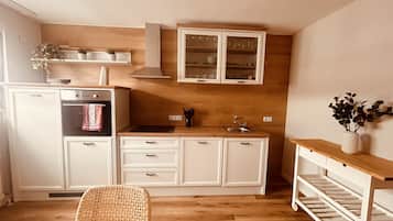 Kühlschrank, Ofen, Herdplatte, Geschirrspüler
