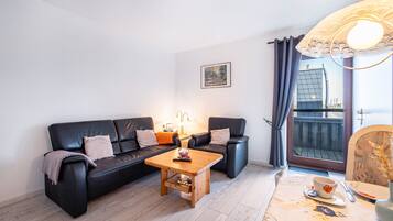 Fernseher, DVD-Player, Stereoanlage