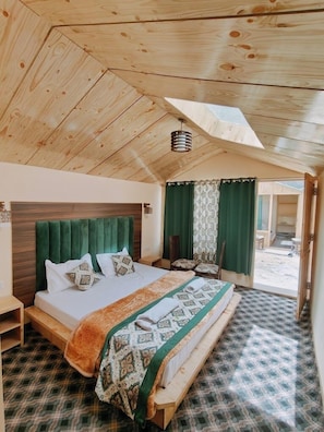1 bedroom, bed sheets - The Grand Lodge Pangong (Leh)