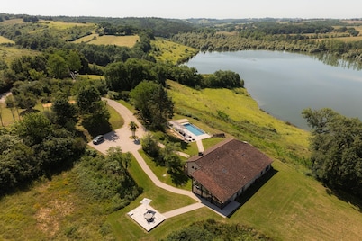 Peyrusse Peace: Pool & Charm