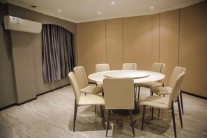 Restaurant - Magnotel Hotel (Liye Baisanbon Shanghecheng Store) (Liyang)