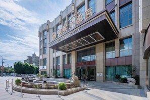 Exterior - Yining Beauty Hotel (Liuxing Street Scenic Area Airport Store) (Yining)