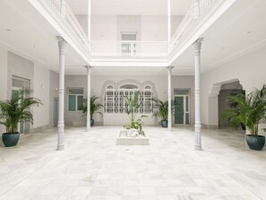 Lobby - Urban Palace - Apartment In Sanlucar De Barrameda (Sanlucar de Barrameda)