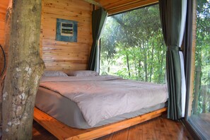 Tree House, Mountain View | Individually furnished, free WiFi