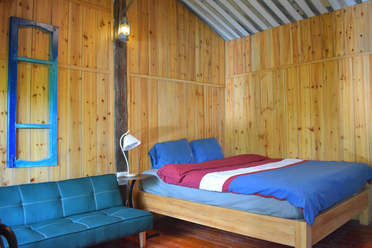 Deluxe bungalow, 1 queensize bed, uitzicht op bergen | 1 slaapkamer, individueel gemeubileerd, gratis wifi