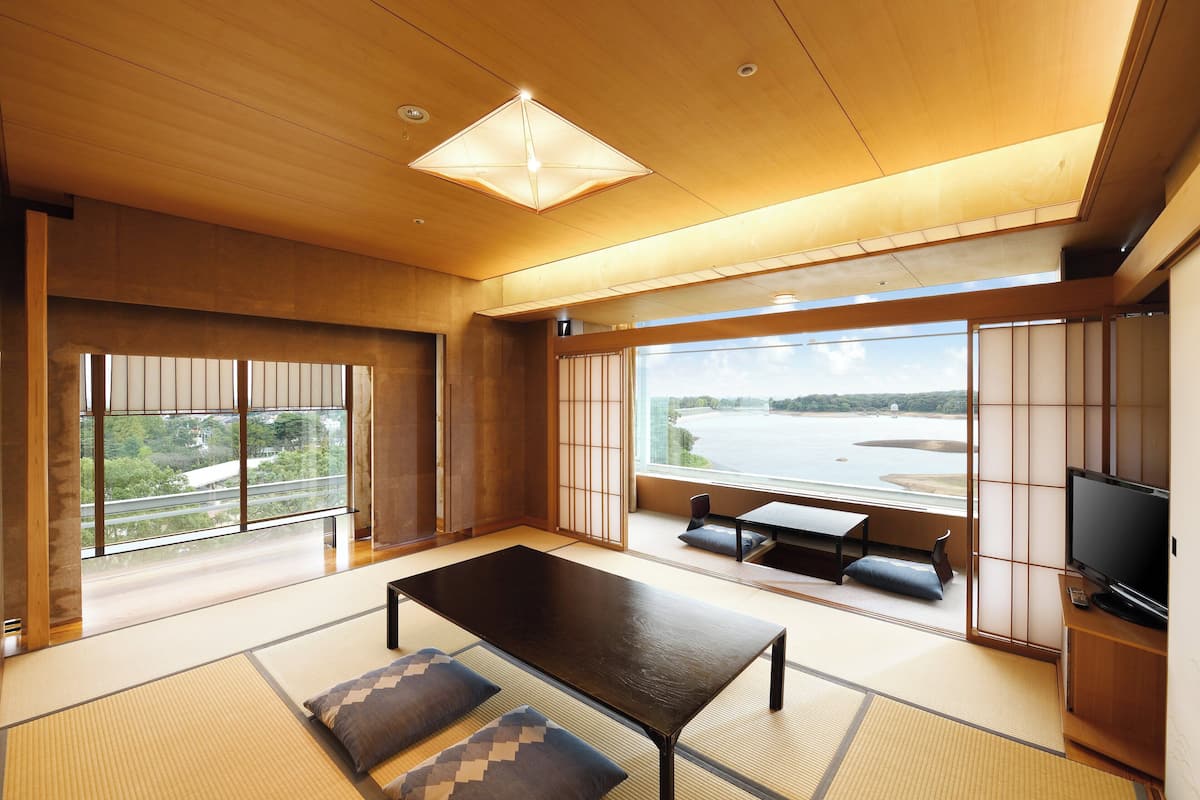 Habitación con 2 camas individuales, para no fumadores (Japanese Western Style Room) | Caja de seguridad en la habitación y tabla de planchar con plancha