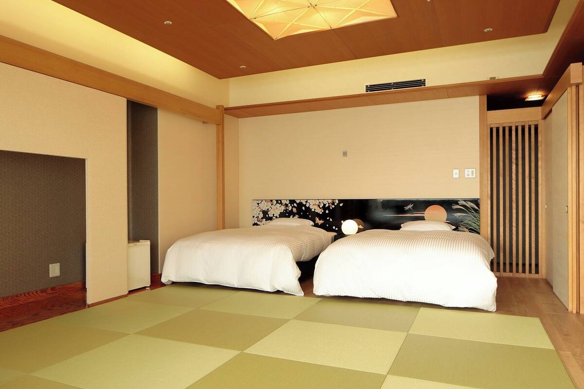 ห้องทวินสไตล์ญี่ปุ่น, ปลอดบุหรี่ (Type C,Modern Floor) | ตู้นิรภัยในห้องพัก, เตารีด/โต๊ะรีดผ้า, ผ้าปูที่นอน