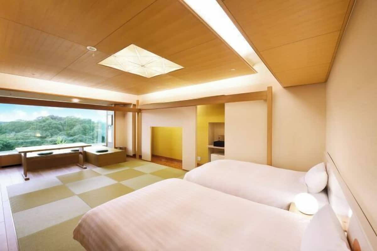 In-room safe, iron/ironing board, free wired internet, bed sheets