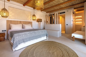 Villa de lujo, vista al mar | Cortinas blackout, insonorización y tabla de planchar con plancha