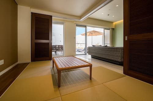 3 bedrooms, blackout curtains, free WiFi, bed sheets