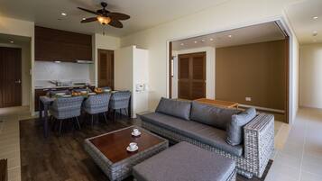 3 bedrooms, blackout curtains, free WiFi, bed sheets