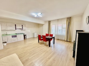 Deluxe Apartment, Balcony, City View | Living area