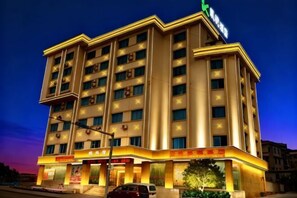 Exterior - Kaiyue Hotel (Fuyuan)