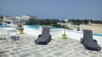 Apartemen, 2 kamar tidur, Boleh Merokok, teras | Kolam renang