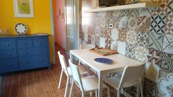 Apartment, 2 Bedrooms, Smoking, Terrace | Dining room