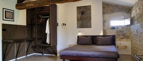 1 dormitorio, escritorio, tabla de planchar con plancha y wifi gratis