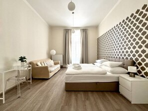 3 chambres, fer et planche à repasser, Wi-Fi, draps fournis