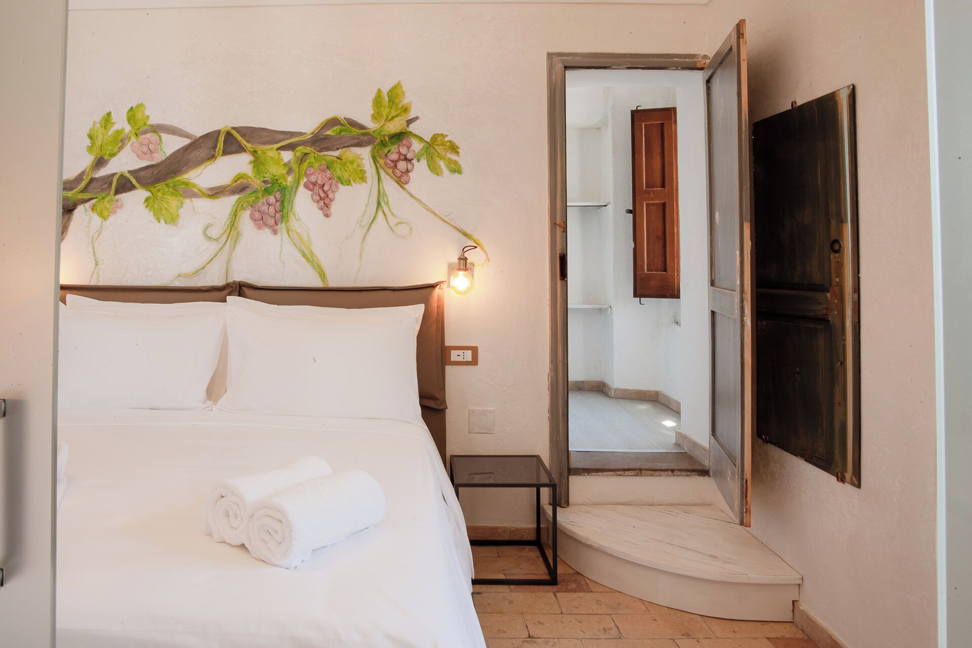 1 camera, una cassaforte in camera, una scrivania, Wi-Fi gratuito