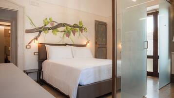 1 bedroom, in-room safe, desk, free WiFi