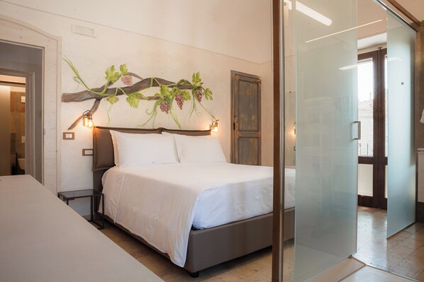 1 bedroom, in-room safe, desk, free WiFi