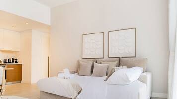 Appartement | Woonkamer | Een televisie