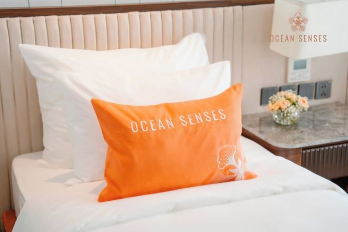 In-room safe, desk, laptop workspace, blackout drapes