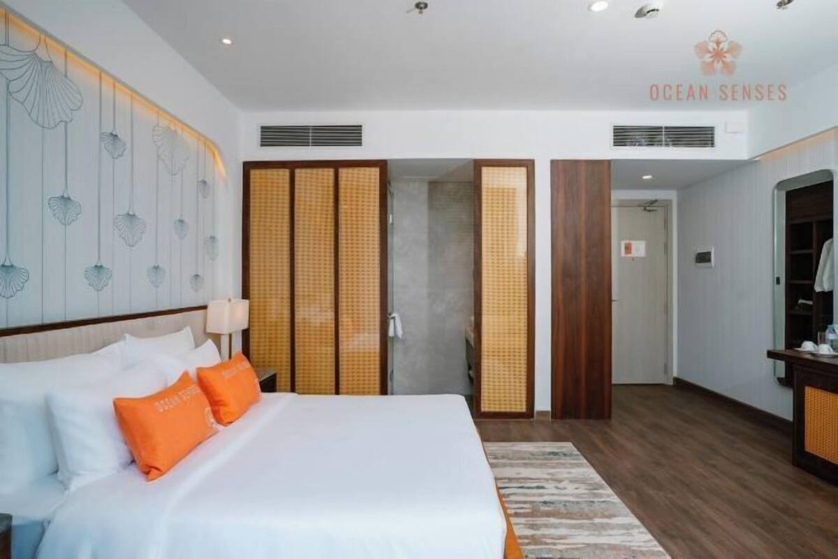 In-room safe, desk, laptop workspace, blackout curtains