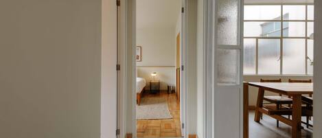 2 chambres, fer et planche à repasser, Wi-Fi, draps fournis