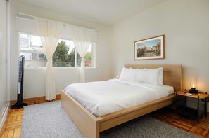 2 bedrooms, iron/ironing board, WiFi, bed sheets