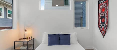 1 dormitori, planxa i posts de planxar, wifi i roba de llit