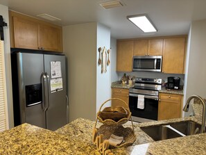 Mikrowelle, Herdplatte, Geschirrspüler