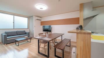 Basic Apartment | Living area