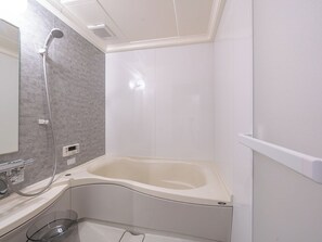 Departamento básico | Baño | Batas