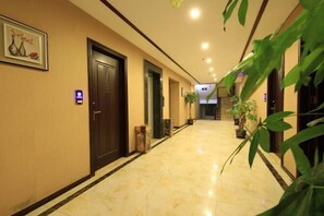 Interior - Mangguo Hotel (Meilan Airport Branch, Haikou) (Haikou)