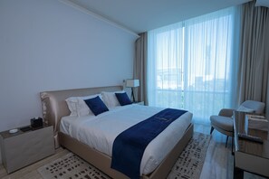 1 dormitorio, tabla de planchar con plancha, wifi y ropa de cama