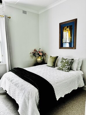 3 habitaciones, tabla de planchar con plancha y wifi gratis 