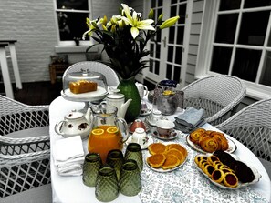 Outdoor dining - Lexden on Brilliant St Bathurst (Bathurst)