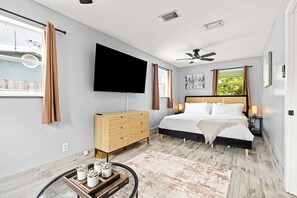 3 عدّة غرف نوم ومكواة/لوح كي وواي فاي مجانًا وملاءات أسرّة