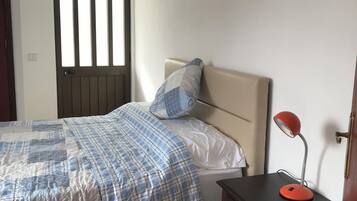 House | 2 bedrooms, free WiFi, bed sheets