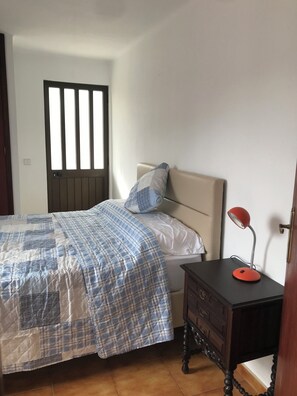Ferienhaus | 2 Schlafzimmer, kostenloses WLAN, Bettwäsche