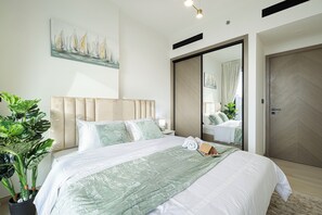 1 bedroom, iron/ironing board, WiFi, bed sheets - Smart Home, Huge Garden Balcony, 50% Discount (Dubai)