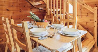*NEW* Chez Chiara, a cosy 3 bedroom chalet for 7 guests with spectacular views