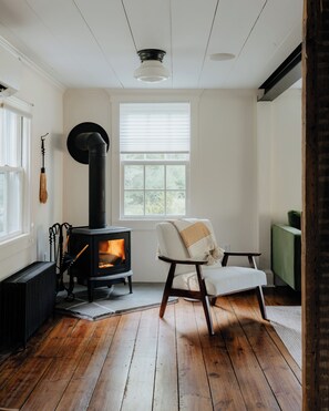 Interior - Waterfront 1900s · Hot Tub · Eldred Homestead (Eldred)