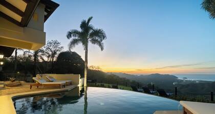 Sprawling Villa - Ocean View Pool & Hot Tub