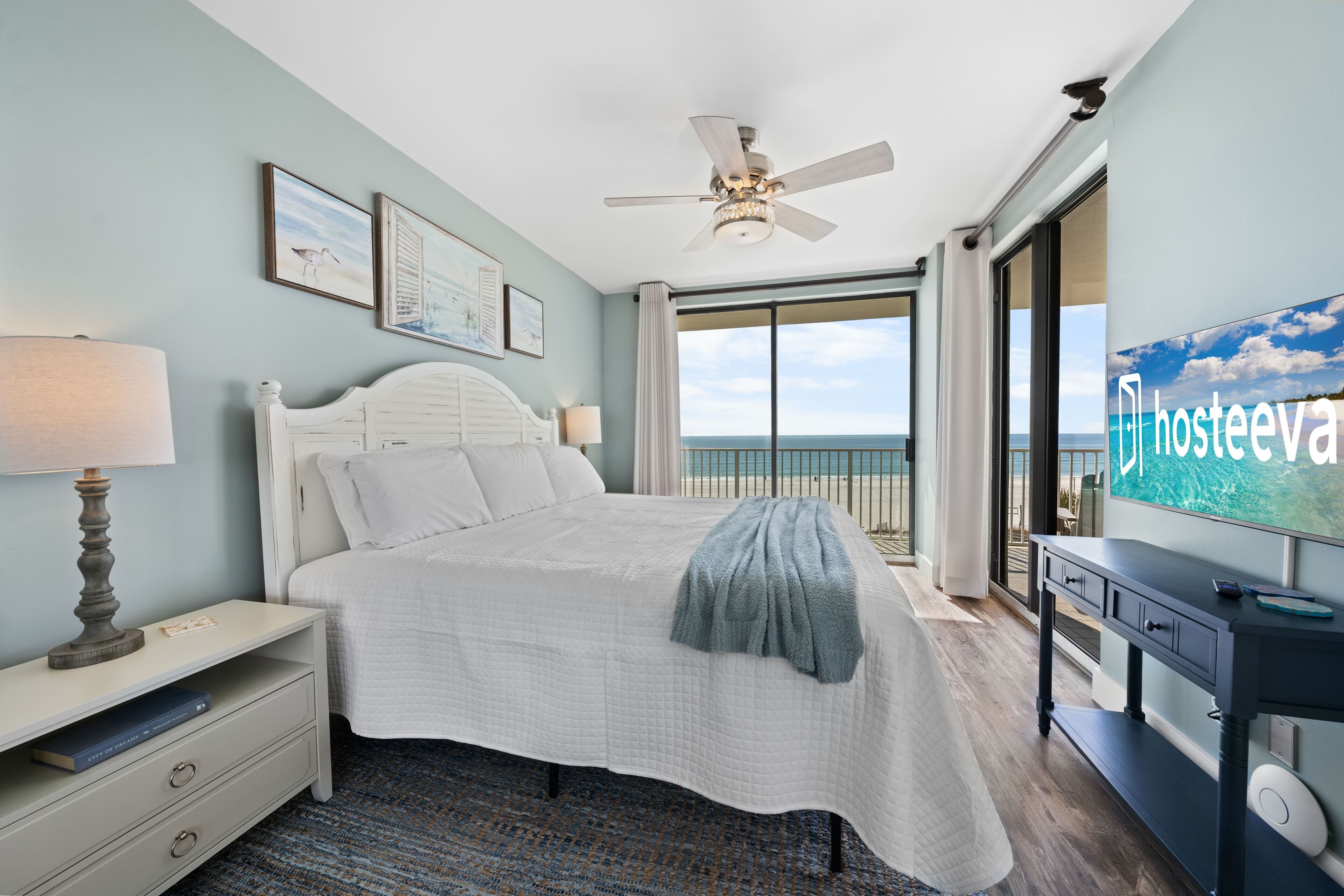 Condo com design assinado, 3 quartos, sacada, vista para a praia | 3 quartos, individualmente decorados, individualmente mobiliados