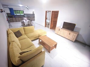 Smart TV, printers - Spacevilla (Grand Baie)
