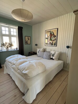 3 bedrooms, iron/ironing board, WiFi